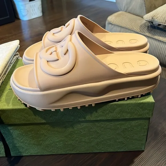 Men’s Gucci slides